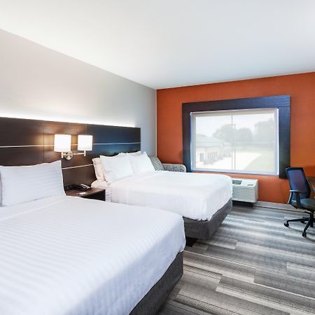 Holiday Inn Express & Suites - Coffeyville By Ihg Екстериор снимка