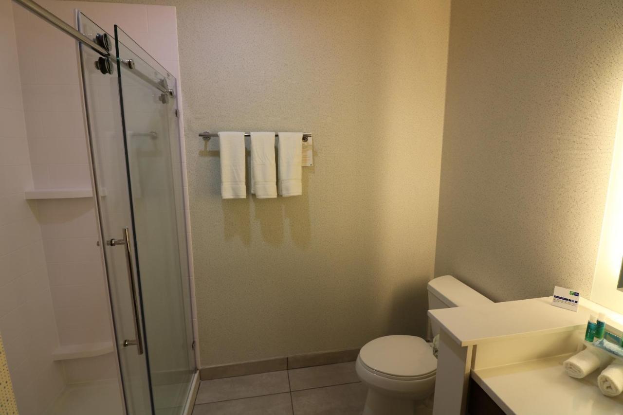 Holiday Inn Express & Suites - Coffeyville By Ihg Екстериор снимка