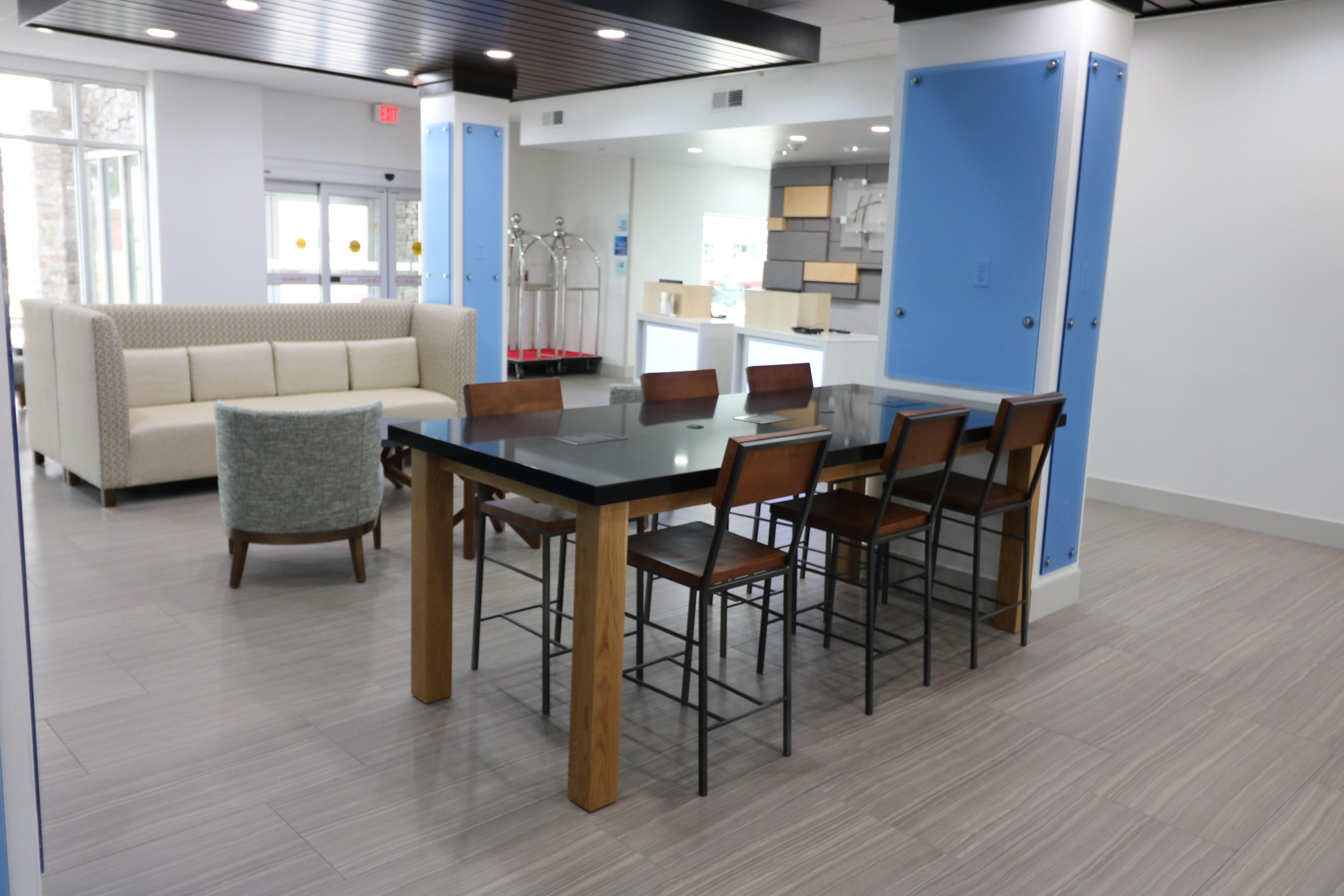Holiday Inn Express & Suites - Coffeyville By Ihg Екстериор снимка