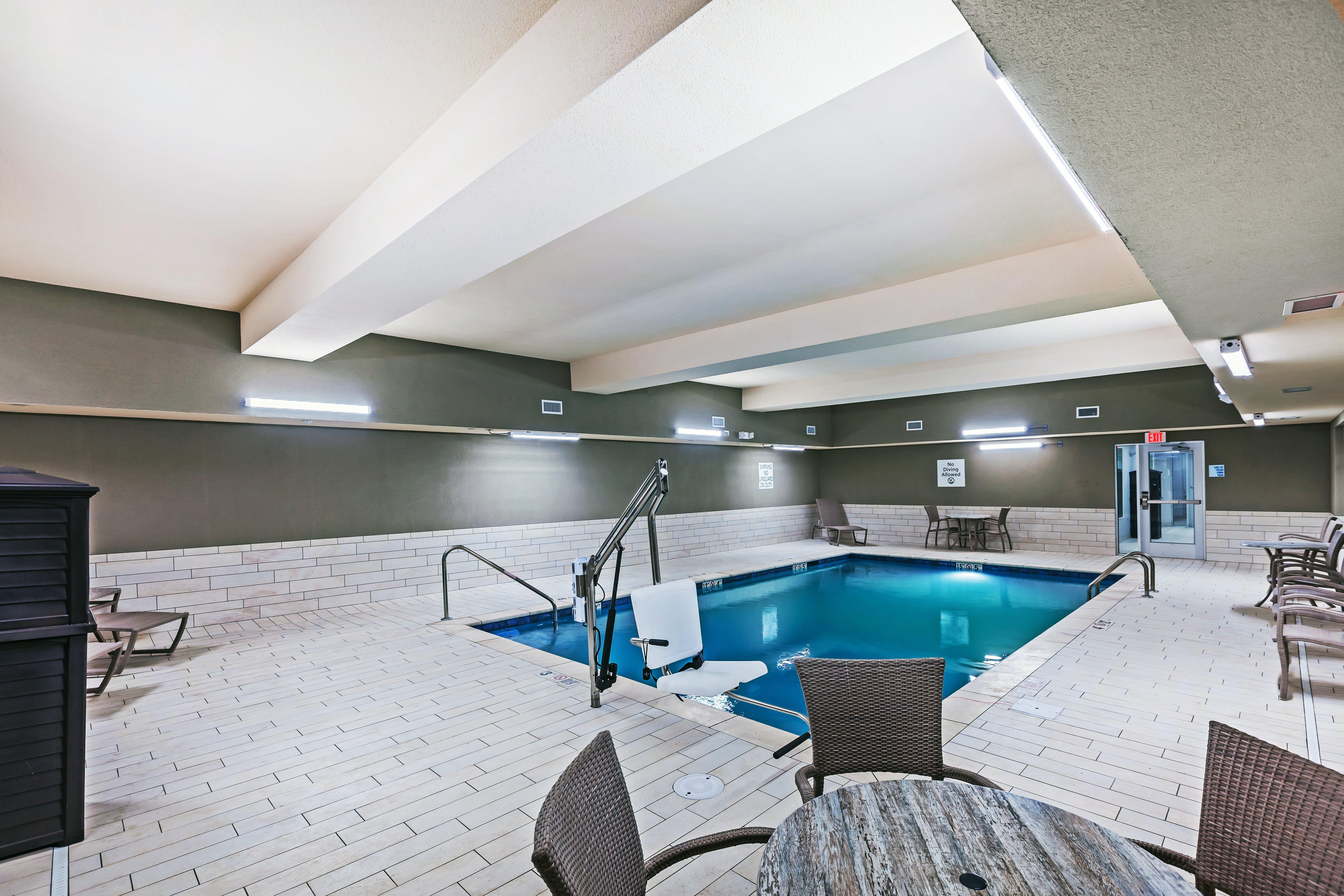 Holiday Inn Express & Suites - Coffeyville By Ihg Екстериор снимка