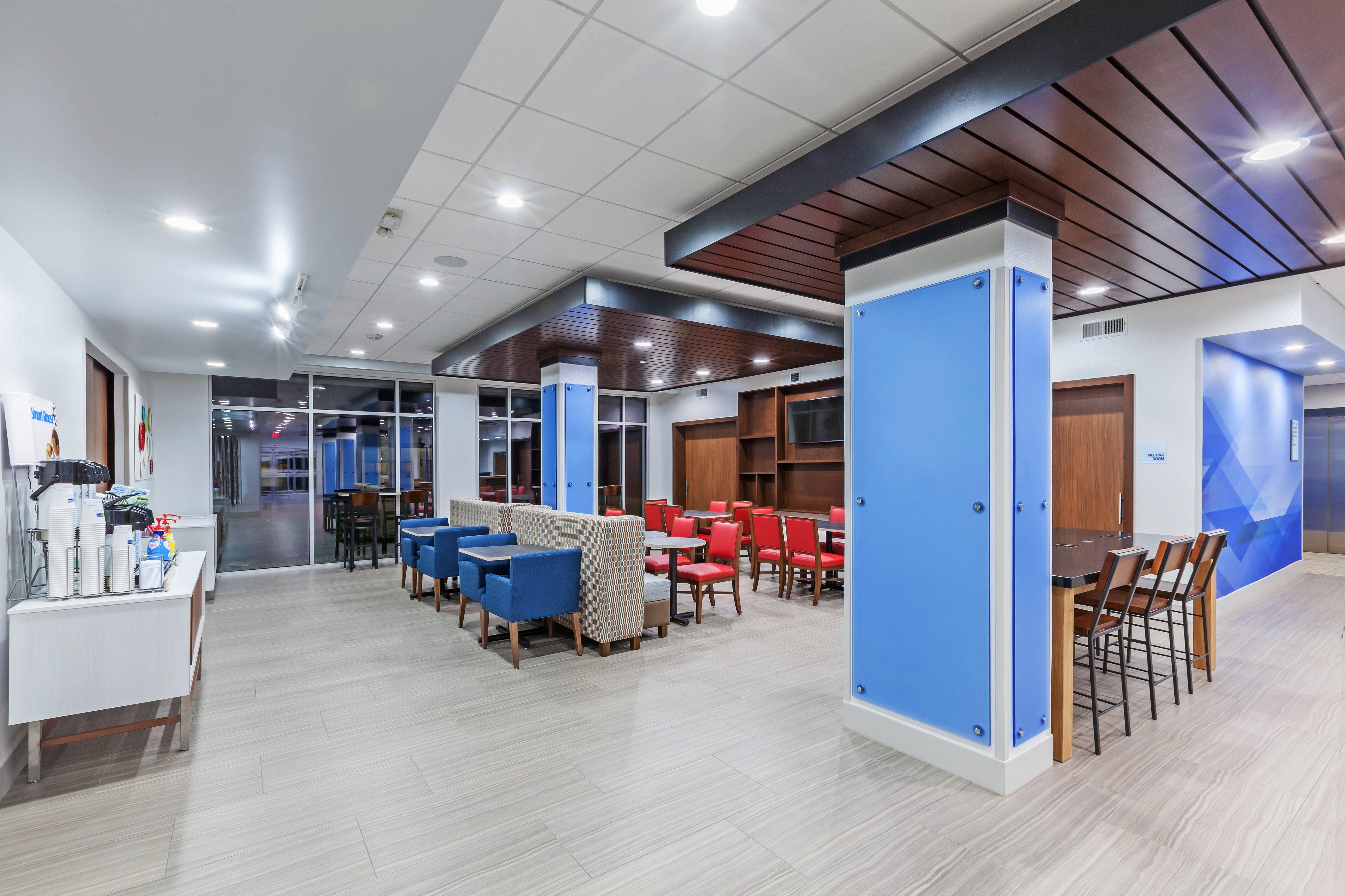 Holiday Inn Express & Suites - Coffeyville By Ihg Екстериор снимка
