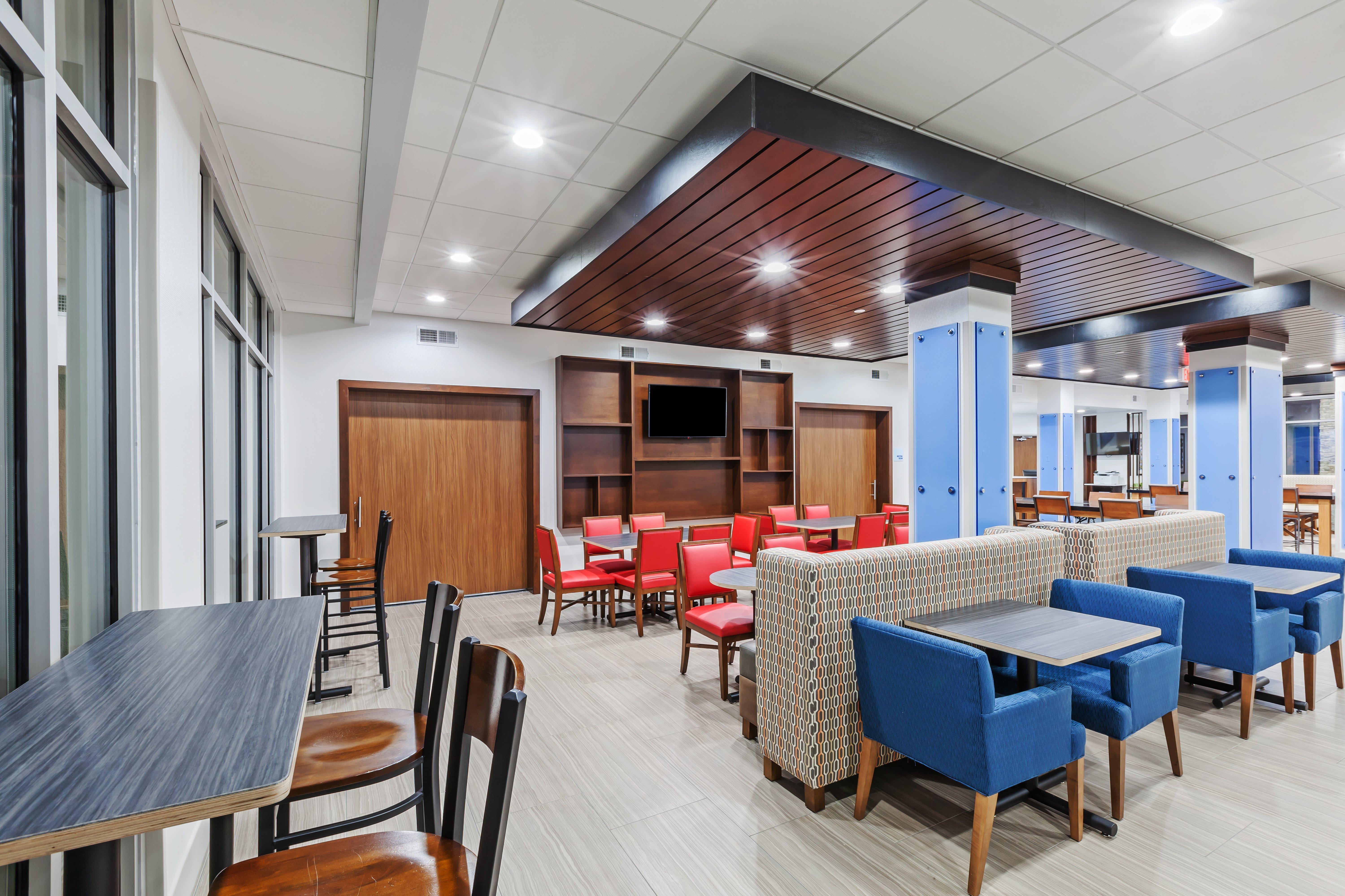 Holiday Inn Express & Suites - Coffeyville By Ihg Екстериор снимка