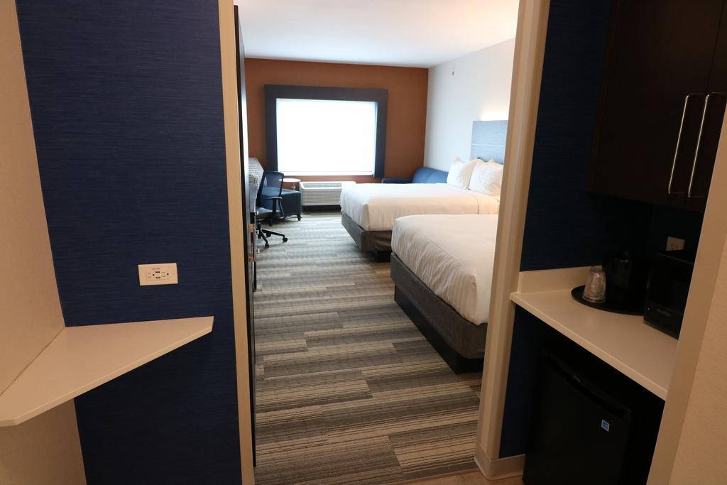 Holiday Inn Express & Suites - Coffeyville By Ihg Екстериор снимка