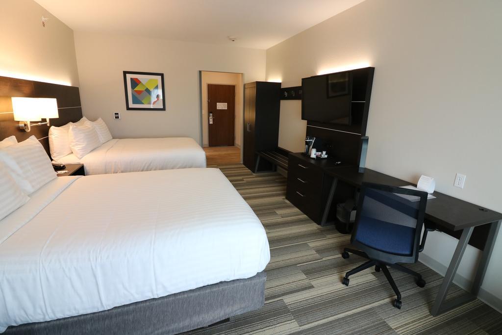 Holiday Inn Express & Suites - Coffeyville By Ihg Екстериор снимка