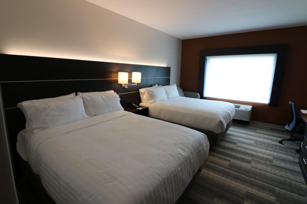 Holiday Inn Express & Suites - Coffeyville By Ihg Екстериор снимка